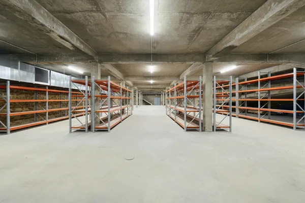 Entrepôt grande capacité 820 m² à Montreuil