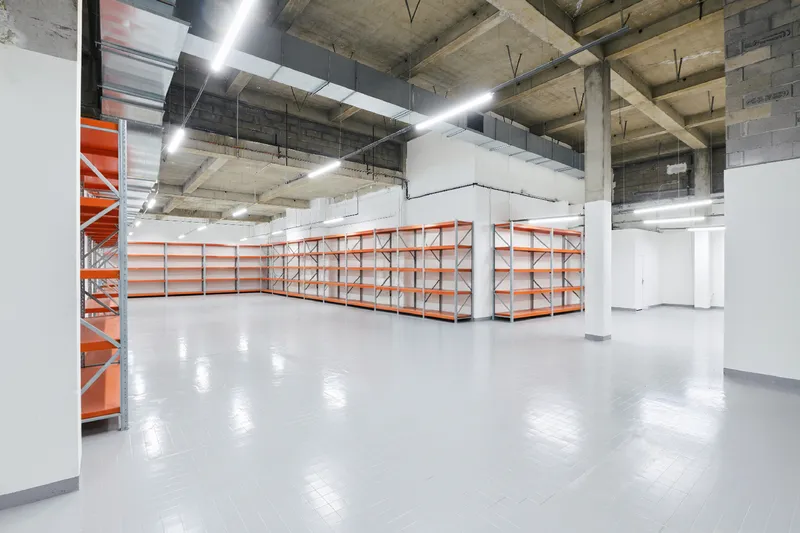 Grand entrepôt logistique à Montreuil – vue 2