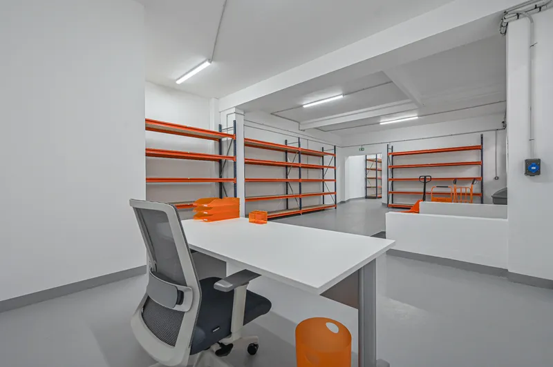 Entrepôt compact de stockage à Montreuil – vue 3