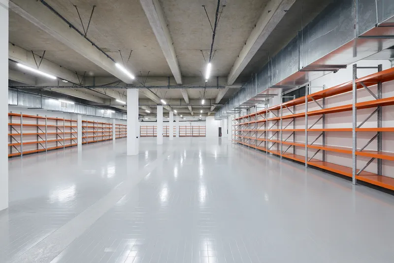 Entrepôt grande capacité logistique à Montreuil – vue 1