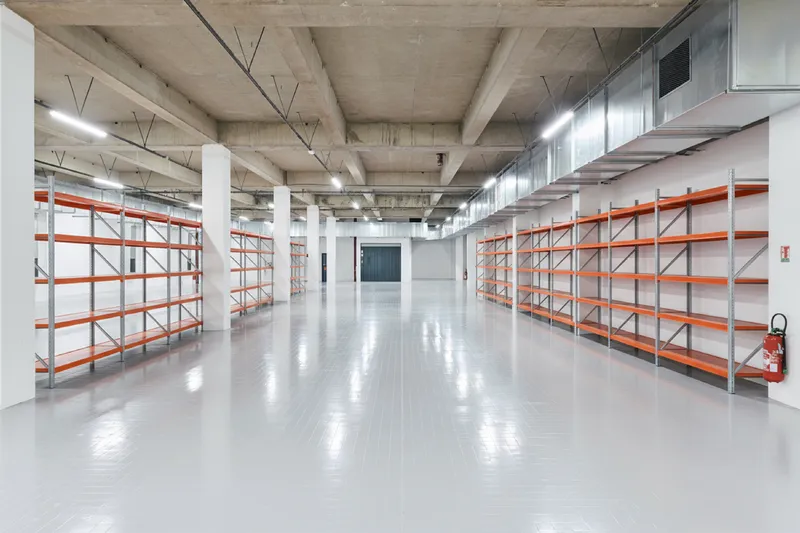 Entrepôt grande capacité logistique à Montreuil – vue 2